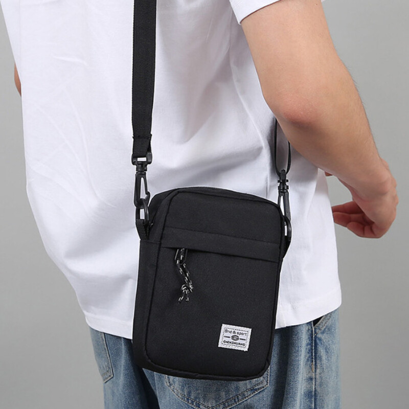 Mini geantă crossbody pentru bărbați Geantă mică de umăr pentru bărbați Rucsac mic diagonală pentru bărbați Geantă pentru telefon ușor Messenger Bag pentru piept Fanny
