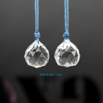 2 vnt. 20 mm krištoliniai rutuliukai su stiklo briaunomis prizmės Vaivorykštės sietyno dalys Apšvietimo pakabukai „Pasidaryk pats“ saulės gaudytojas Vestuvių vakarėlio namų dekoras