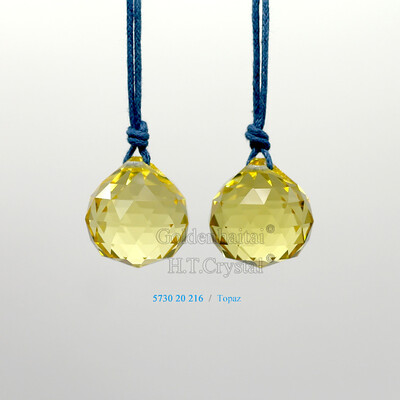 2 vnt. 20 mm krištoliniai rutuliukai su stiklo briaunomis prizmės Vaivorykštės sietyno dalys Apšvietimo pakabukai „Pasidaryk pats“ saulės gaudytojas Vestuvių vakarėlio namų dekoras