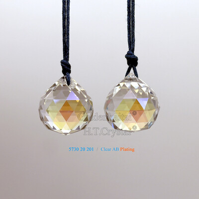 2 vnt. 20 mm krištoliniai rutuliukai su stiklo briaunomis prizmės Vaivorykštės sietyno dalys Apšvietimo pakabukai „Pasidaryk pats“ saulės gaudytojas Vestuvių vakarėlio namų dekoras