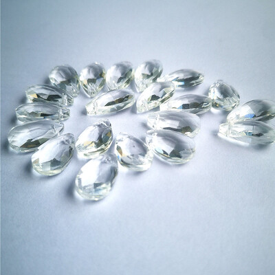 Aukščiausios kokybės 50 vnt. 16 mm skaidraus krištolinio klevo lapų ir kriaušių sietyno dalys „Pasidaryk pats“ stikliniai saulės gaudyklių pakabukai, gaminantys brangakmenių priedus