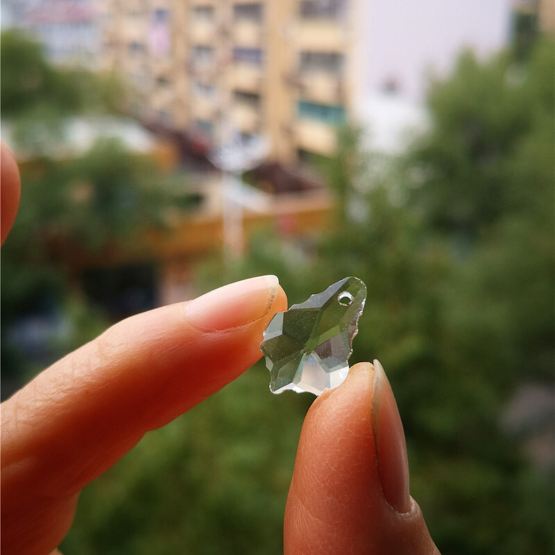 Aukščiausios kokybės 50 vnt. 16 mm skaidraus krištolinio klevo lapų ir kriaušių sietyno dalys „Pasidaryk pats“ stikliniai saulės gaudyklių pakabukai, gaminantys brangakmenių priedus