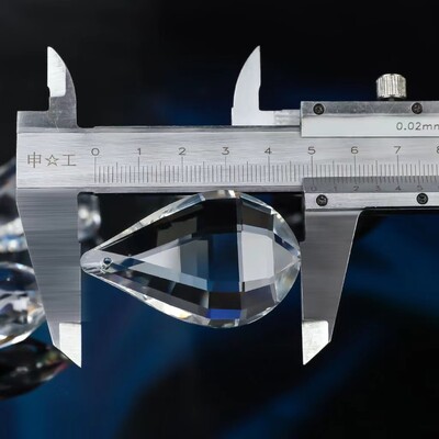 1 db 50 mm-es K9 kristályüveg csillár medálok, átlátszó függő szegélyező prizma világítási alkatrészekhez Napfogó barkácsolás otthoni esküvői dekorációhoz