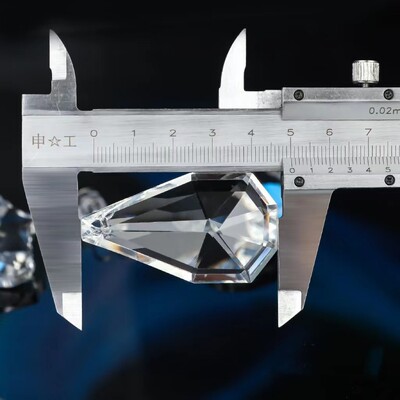 1 db 50 mm-es K9 kristályüveg csillár medálok, átlátszó függő szegélyező prizma világítási alkatrészekhez Napfogó barkácsolás otthoni esküvői dekorációhoz