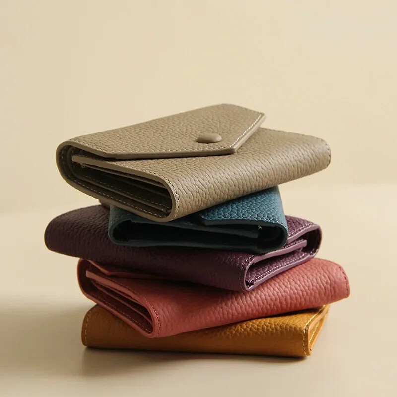 Jauns PU ādas mazs sieviešu maks Luksusa aplokšņu karšu turētājs Zīmola dizainers daudzfunkcionāls rāvējslēdzēja monētas govs ādas īss maciņš 2024