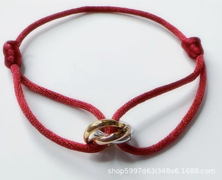 Határokon átnyúló legkelendőbb háromgyűrűs piros kötél karkötő pároknak, könnyű luxus résbe fonott karkötő, egyszerű férfi ékszerek