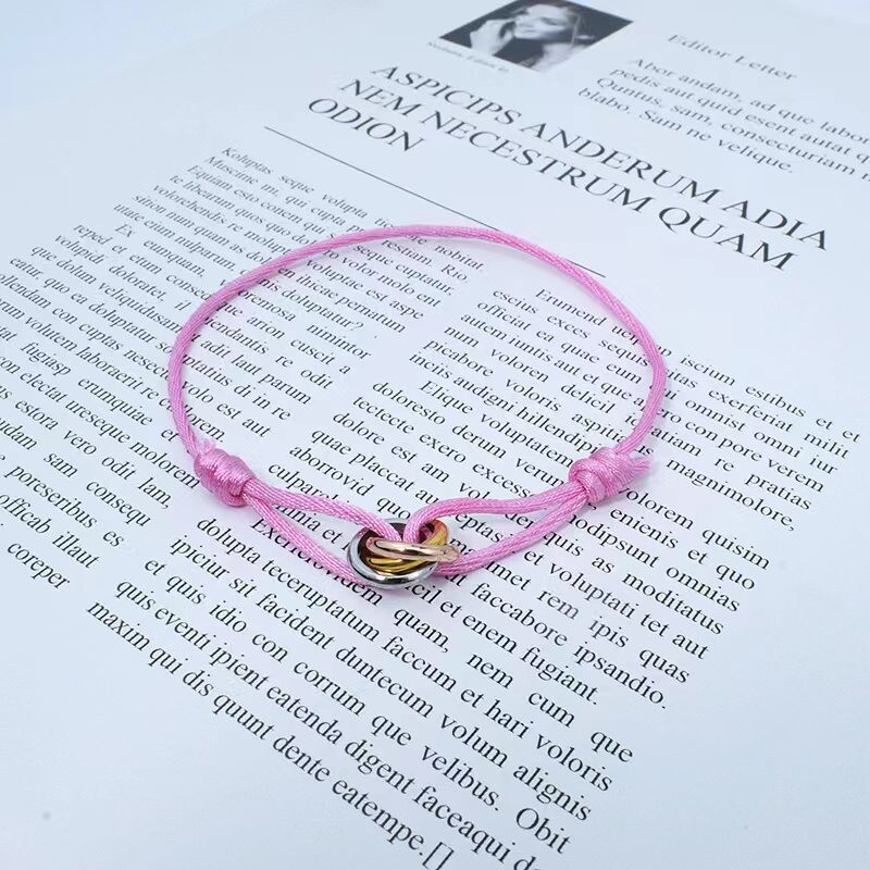 Határokon átnyúló legkelendőbb háromgyűrűs piros kötél karkötő pároknak, könnyű luxus résbe fonott karkötő, egyszerű férfi ékszerek