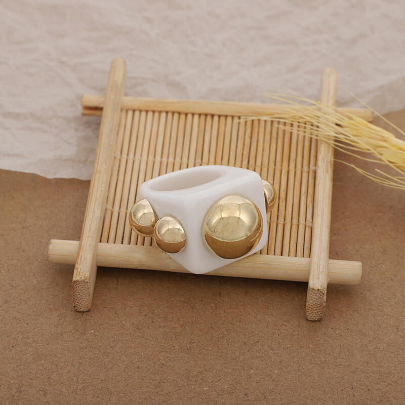 Eiropas un Amerikas ins stila konfekšu krāsa metāla stila akrila gredzens pasūtījuma dizains moderns sveķu gredzens sievietēm mode pārspīlēts