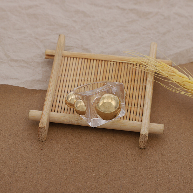 Eiropas un Amerikas ins stila konfekšu krāsa metāla stila akrila gredzens pasūtījuma dizains moderns sveķu gredzens sievietēm mode pārspīlēts