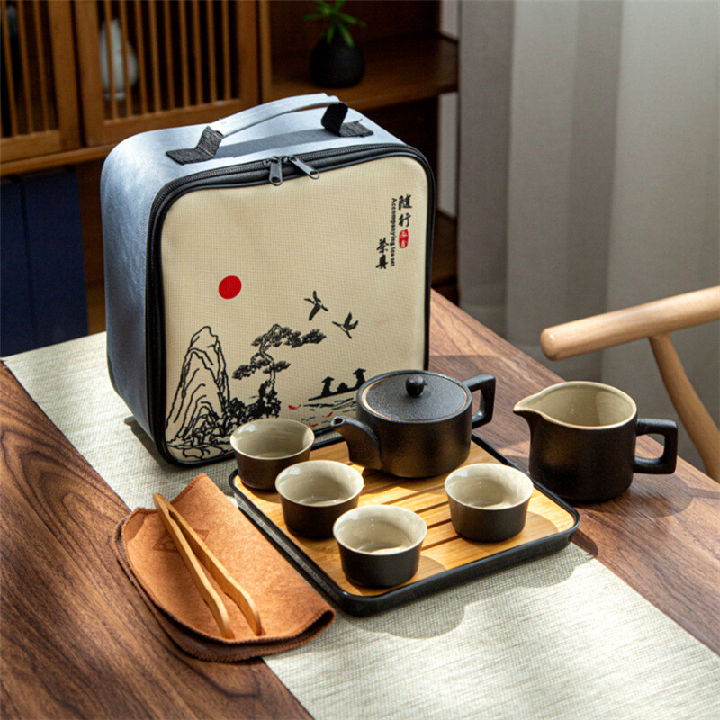 Kelioninis arbatos rinkinys Keraminis greitai paruošiamas puodelis Vienas puodas Keturi puodeliai Suvenyrinis Keraminis lauko suvenyras Patogus triušio metų arbatos rinkinys