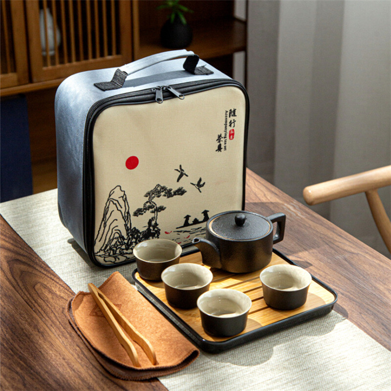 Kelioninis arbatos rinkinys Keraminis greitai paruošiamas puodelis Vienas puodas Keturi puodeliai Suvenyrinis Keraminis lauko suvenyras Patogus triušio metų arbatos rinkinys