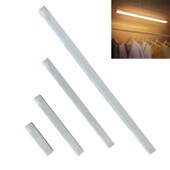 Magnetinė pritraukimo LED spintos šviesa PIR judesio jutiklis 10/20/30/50cm spintelė nakties lemputė USB įkraunama šiltai balta šviesos juosta