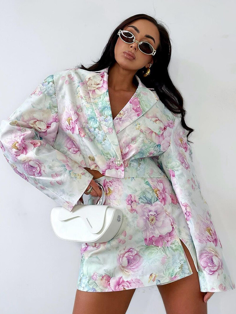 Marthaqiqi Print Ženske pidžame Seksi odijelo za spavanje s otvorenim ovratnikom Spavaćice dugih rukava Kratke suknje Modni kompleti spavaćica