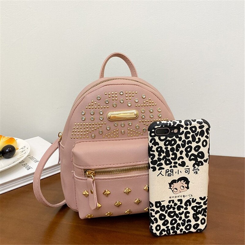 Sieviešu PU ādas kniedes mini mugursomas Mazas mugursomas skolas somas plecu somas