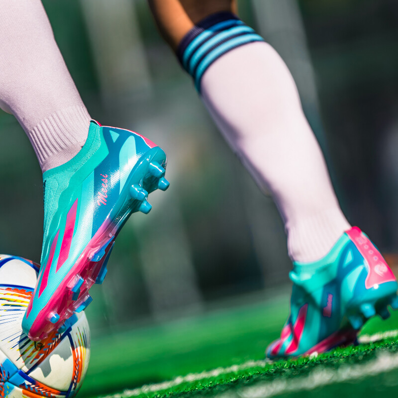 Pantofi de fotbal pentru bărbați de înaltă calitate Cizme de fotbal antiderapante pentru gazon pentru copii TF/FG Cizme de fotbal de antrenament Chuteira Campo 2410