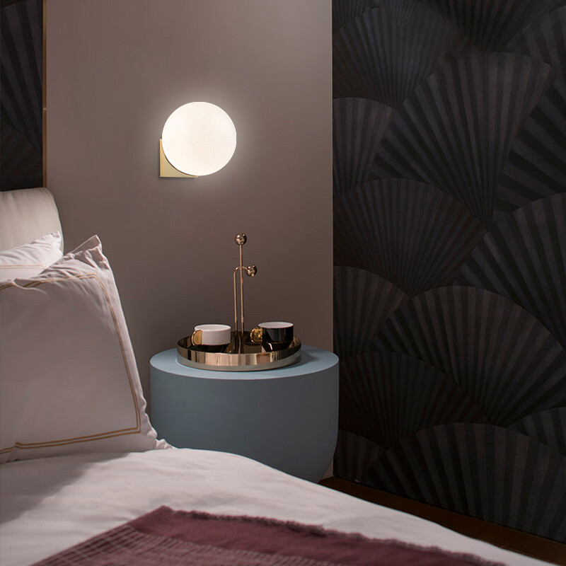 Kūrybingos asmenybės meninis sieninis šviestuvas paprastas stiklo rutulio dekoravimo koridoriaus miegamojo sieninis šviestuvas