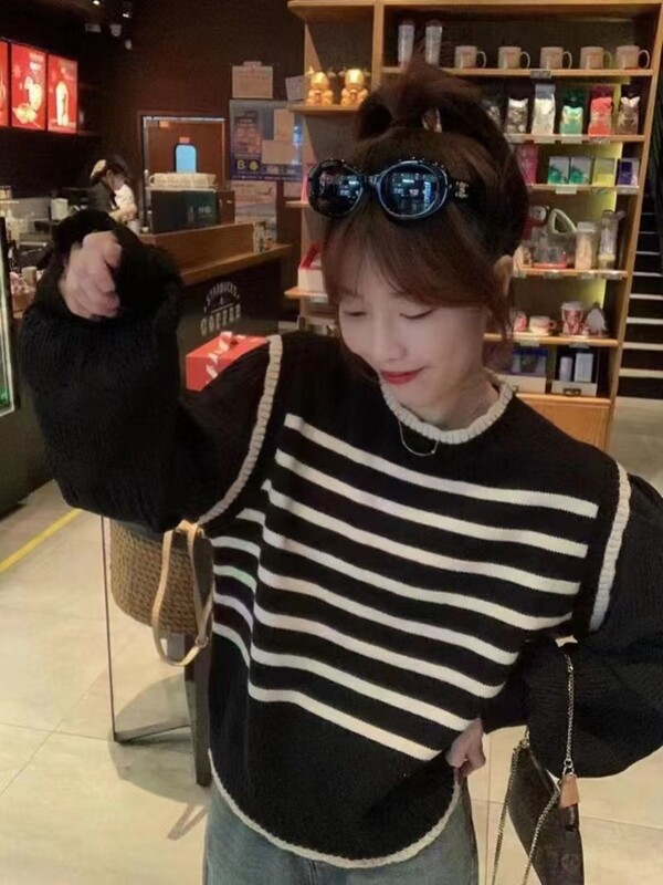 Fekete-fehér csíkos hamis kétrészes kötött női pulóver tavaszi és őszi koreai puha nyálkás pulóver női pulóver