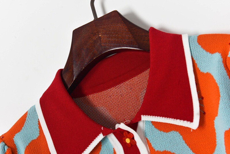 Ljeto New Ljeto Rever Kontrast boja Cvjetni Jacquard Puf rukavi Pleteni skraćeni gornji dio Ženski Chic Tanki pulover s cvjetnim gumbima