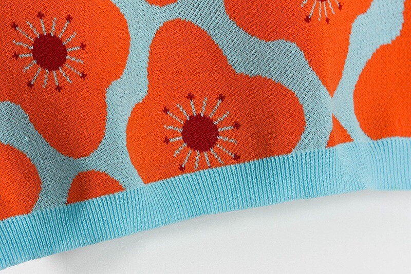 Ljeto New Ljeto Rever Kontrast boja Cvjetni Jacquard Puf rukavi Pleteni skraćeni gornji dio Ženski Chic Tanki pulover s cvjetnim gumbima