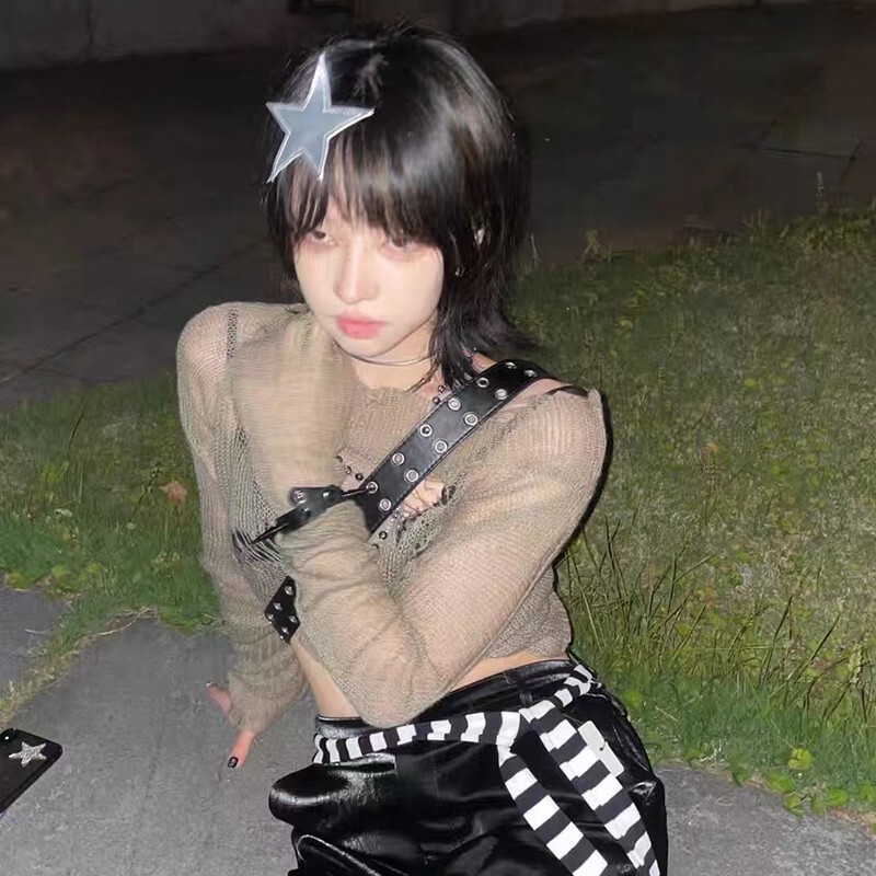 Karrcat gótikus vékony pulóver, grunge, üreges pulóver Harajuku punk stílusú pulóver Lyuk törött, kötött Crop felsők E-girl Y2k ruhák