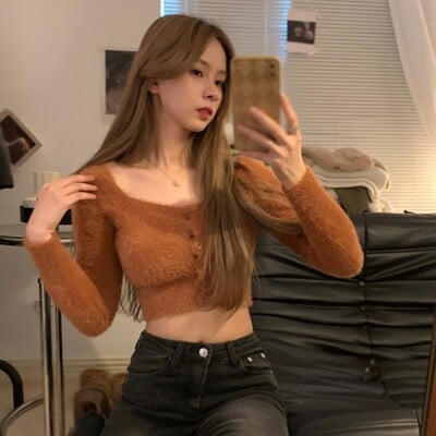 Γυναικεία βελούδινη μακρυμάνικη ζακέτα με τετράγωνο λαιμό και κοντό μπλουζάκι με μονό στήθος