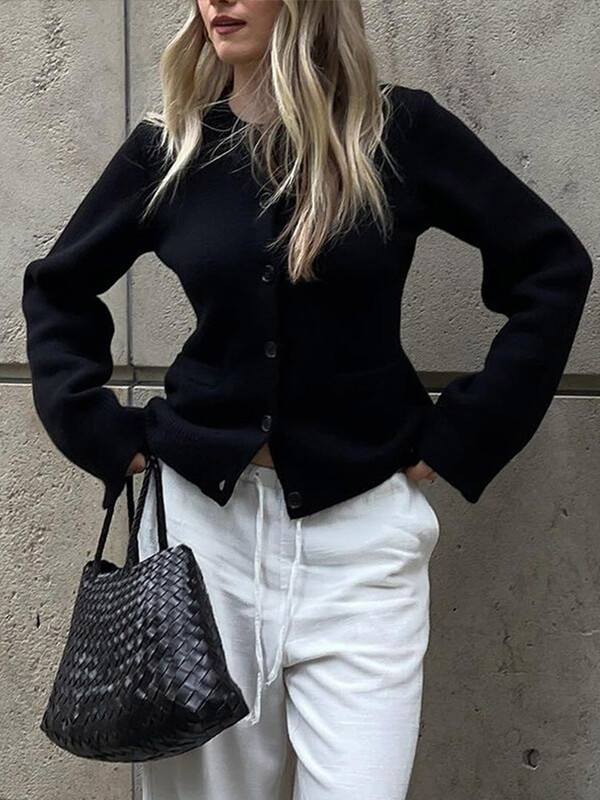 Ikdienas trikotāžas sieviešu jaka ar vienrindu, garām piedurknēm, šaurām, apaļām kakla daļām, masīva kabatas jaka, 2024. gada rudens sieviešu trikotāža