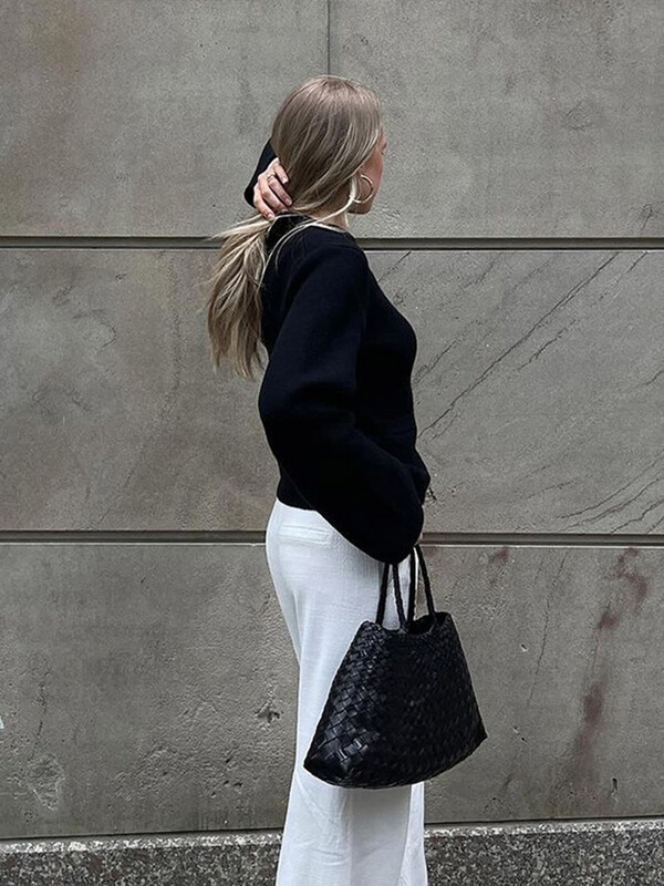 Ikdienas trikotāžas sieviešu jaka ar vienrindu, garām piedurknēm, šaurām, apaļām kakla daļām, masīva kabatas jaka, 2024. gada rudens sieviešu trikotāža