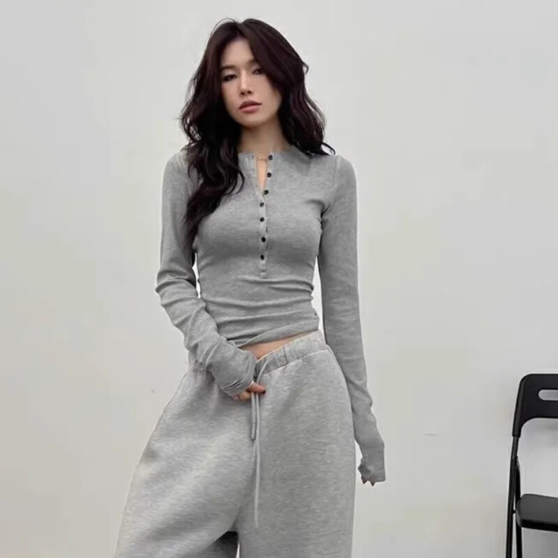 Pleteni pulover s dugmićima crvene boje vina Jesen Zima Ženski uski džemper dugih rukava 2024. Jednobojno osnovno pletivo