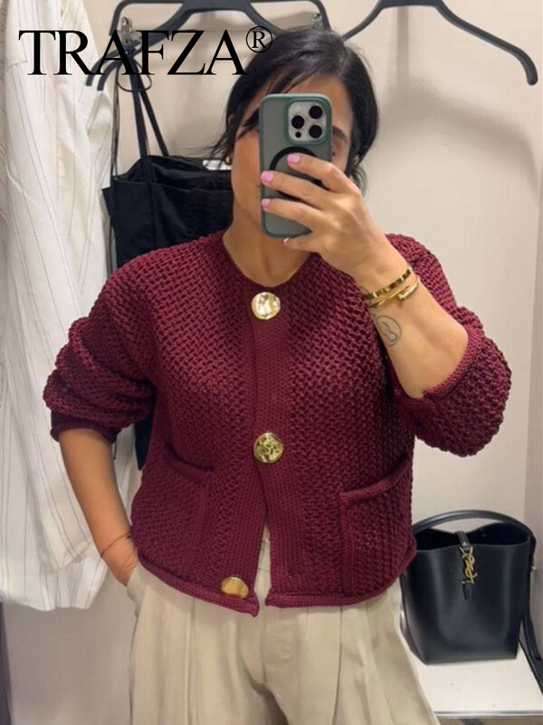 TRAFZA naiste õõnsad kootud kardiganid 2024 Naiste pikkade varrukatega metallnööbid Lühikesed kampsunid Crop Top kudumid ülerõivad