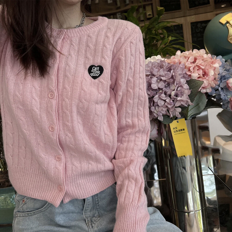 Pulover de cașmir tricotat cu broderie pentru femei Cardigan coreean retro cu răsucire la gât O tricotaj cu mânecă lungă Imbracaminte exterioară de toamnă nouă T223