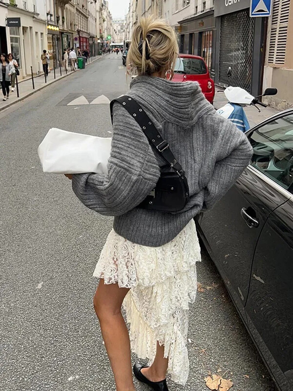 Modni jednobojni pulover s urezanim izrezom za žene, elegantni džemperi dugih rukava s otvorenim ramenima, 2024. Ženska pletena odjeća za gradsku vožnju