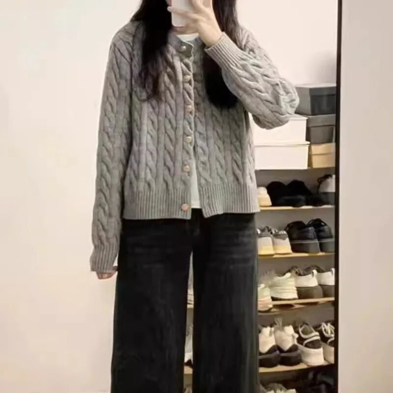 Sivi vintage pleteni kardigan Jesenski kratki kardigan s dugmadima s okruglim izrezom Jesenski kaputi od pletiva u korejskom elegantnom stilu