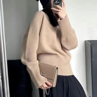 Vienkāršs, balts sieviešu džemperis, biezināts, silts 2024. gada rudens jauns džemperis ar O veida kakla izgriezumu, ikdienišķs daudzpusīgs, vienkrāsains trikotāžas džemperis