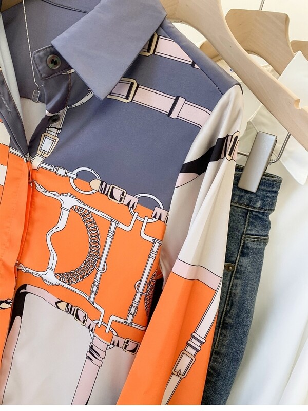 Prabangaus prekės ženklo dizaino imitacijos šilko oranžinės pilkos spalvos marškiniai ilgomis rankovėmis moterims Elegantiški madingi moteriški palaidiniai Biuro drabužiai viršutiniai drabužiai