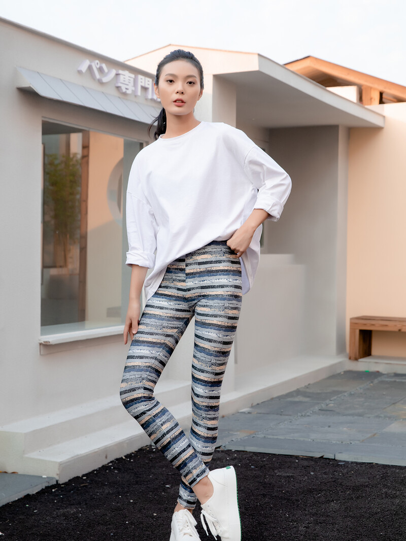 Suvine uus võrgusilma triibulised trükitud säärised õhukesed lahedad hingavad üheksa punktiga püksid Mood kõrge vöökohaga, õhukesed püksid, naised