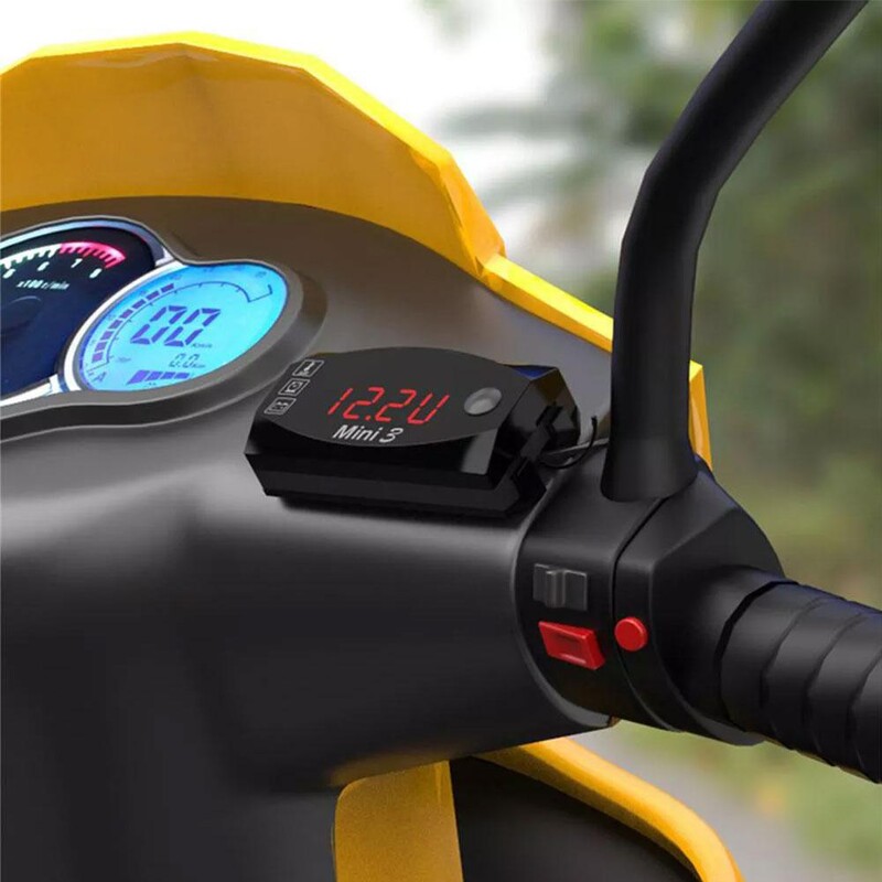 3 az 1-ben motorkerékpár feszültségmérő elektronikus óra IP67, vízálló porálló hőmérő Voltmérő LED digitális univerzális óra