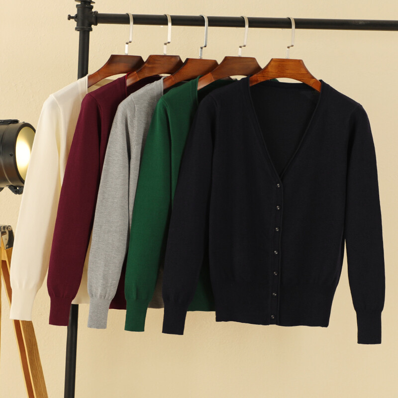 Μαύρη κομμένη ζακέτα γυναικεία ρούχα Μπλούζες ζέρσεϊ Γυναικείο παλτό άνοιξη 2024 Μακρυμάνικο κορυφαίο πλεκτό πουλόβερ κορεατικής μόδας