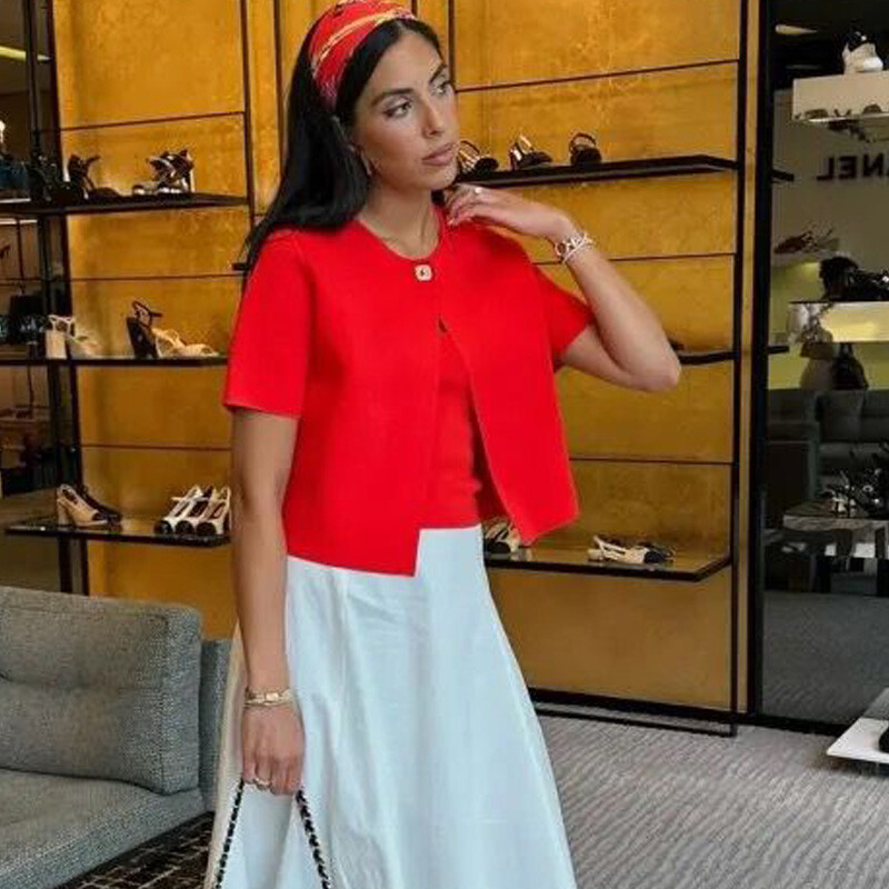 TRAF 2024 Sieviešu jaka īsie džemperi Trikotāžas jaciņa sievietēm Rudens plānas baltas sarkanas jakas Sieviešu džemperi ar īsām piedurknēm