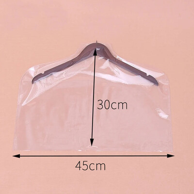 Caurspīdīgi PVC pārvalki apģērbam.