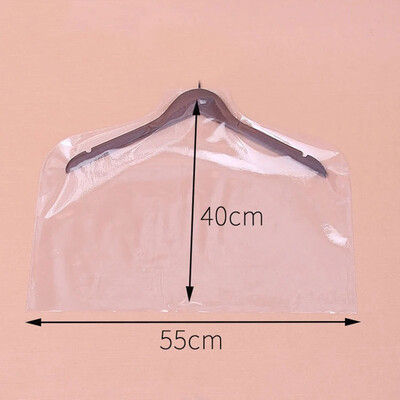 Caurspīdīgi PVC pārvalki apģērbam.