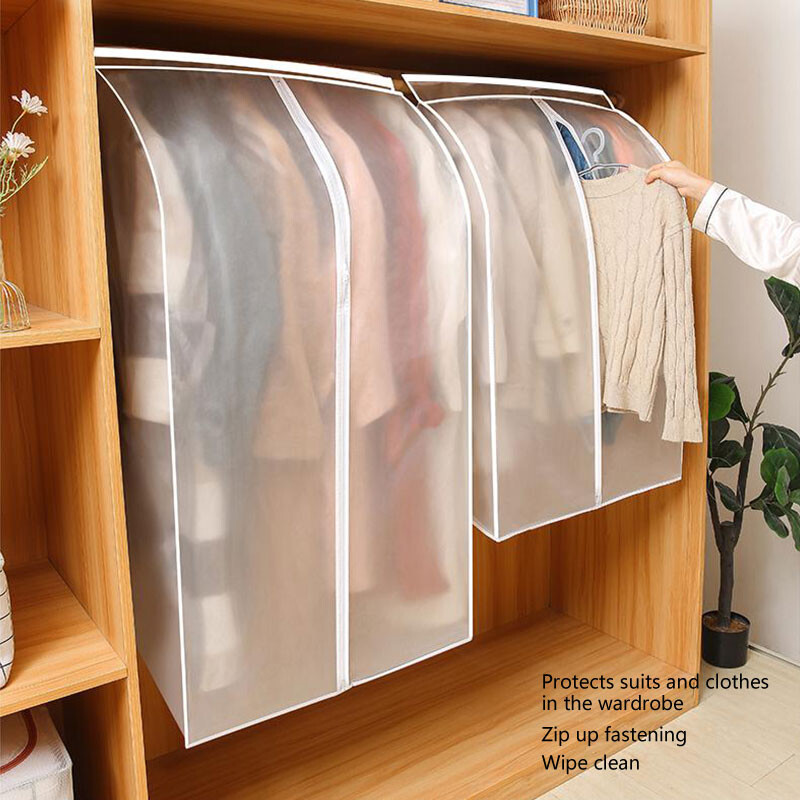 Genți de îmbrăcăminte suspendate pentru depozitare în dulap. Acoperire pentru haine, cu bandă magică