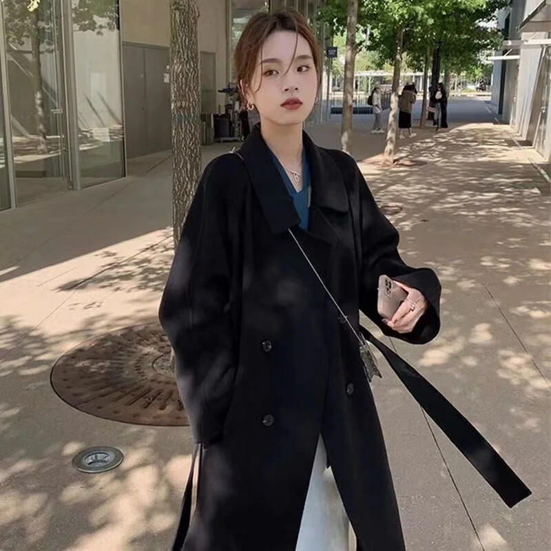 Stilīgs, moderns vidēja garuma vilnas jaka sievietēm