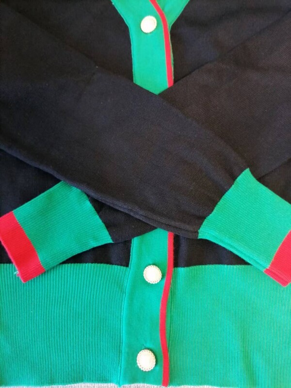 Imbracaminte de dama de marca coreeana de moda pulover cu maneca lunga eleganta cu decolteu in V dunga subtire de lux pentru femeie de tricotat scurte tricouri