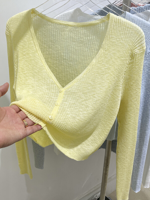 Korejski kardigan, ženski, tanki, ljetni, ležerni, jednobojni, ženstveni, otporni na sunce, pleteni s V-izrezom, slatki stil, slatke boje, osnovni, dnevni