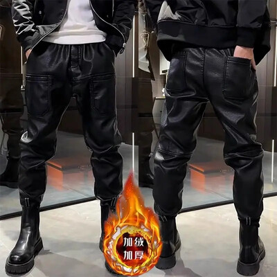 Iarna 2024 Pantaloni din piele îngroșată din fleece la tendință Pantaloni casual impermeabili pentru bărbați cu șase buzunare Pantaloni cu picior mic