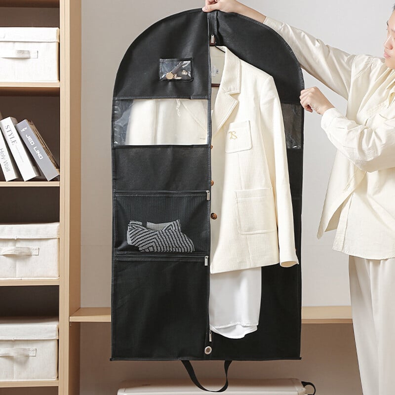 Kodumajapidamises kasutatav tolmukindel riiete kaitsekott, mis on täielikult suletud tõmblukuga, vastupidavast mittekootud riidest riiete hoiukott