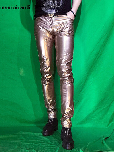 Mauroicardi Spring Skinny Sexy, spīdīgi atstarojošs, elastīgs melns lakādas bikses vīriešiem Y2K Streetwear Club ballīšu nakts apģērbs