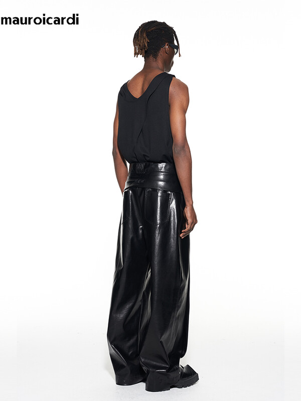 Mauroicardi pavasara rudens garas, brīvas ikdienas somas, melnas spīdīgas atstarojošas PU ādas bikses vīriešu platas bikses modes