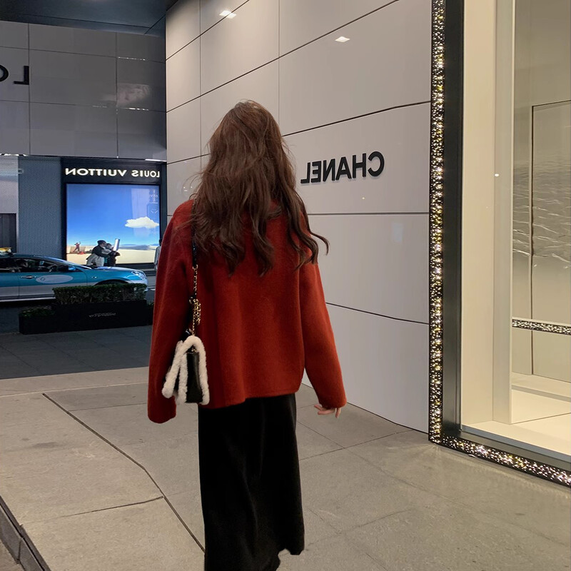 Nėščios moters rudeninis megztinis raudonas ilgomis rankovėmis V formos kaklu, netaisyklingo mygtuko skraidymas Nėščioms megztas švarkas Nėštumo kardiganai