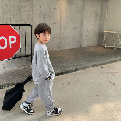 Fiúk alkalmi tavaszi szettek Gyerek divat ruhák öltönyök gyerekek egyszínű pulóverek + nadrágok 2 db Egyszerű őszi ruhák